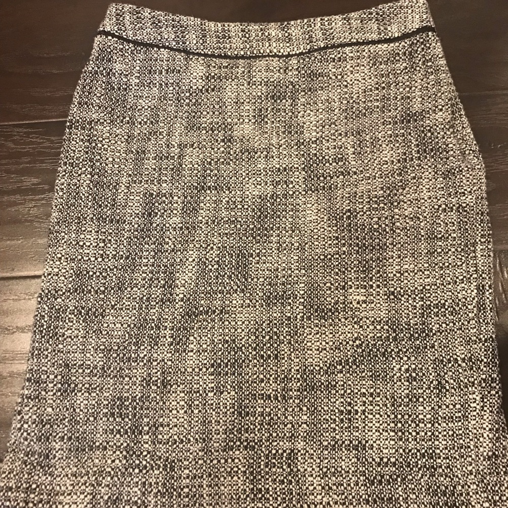 🌟White House Black Market Plaid Skirt 🌟